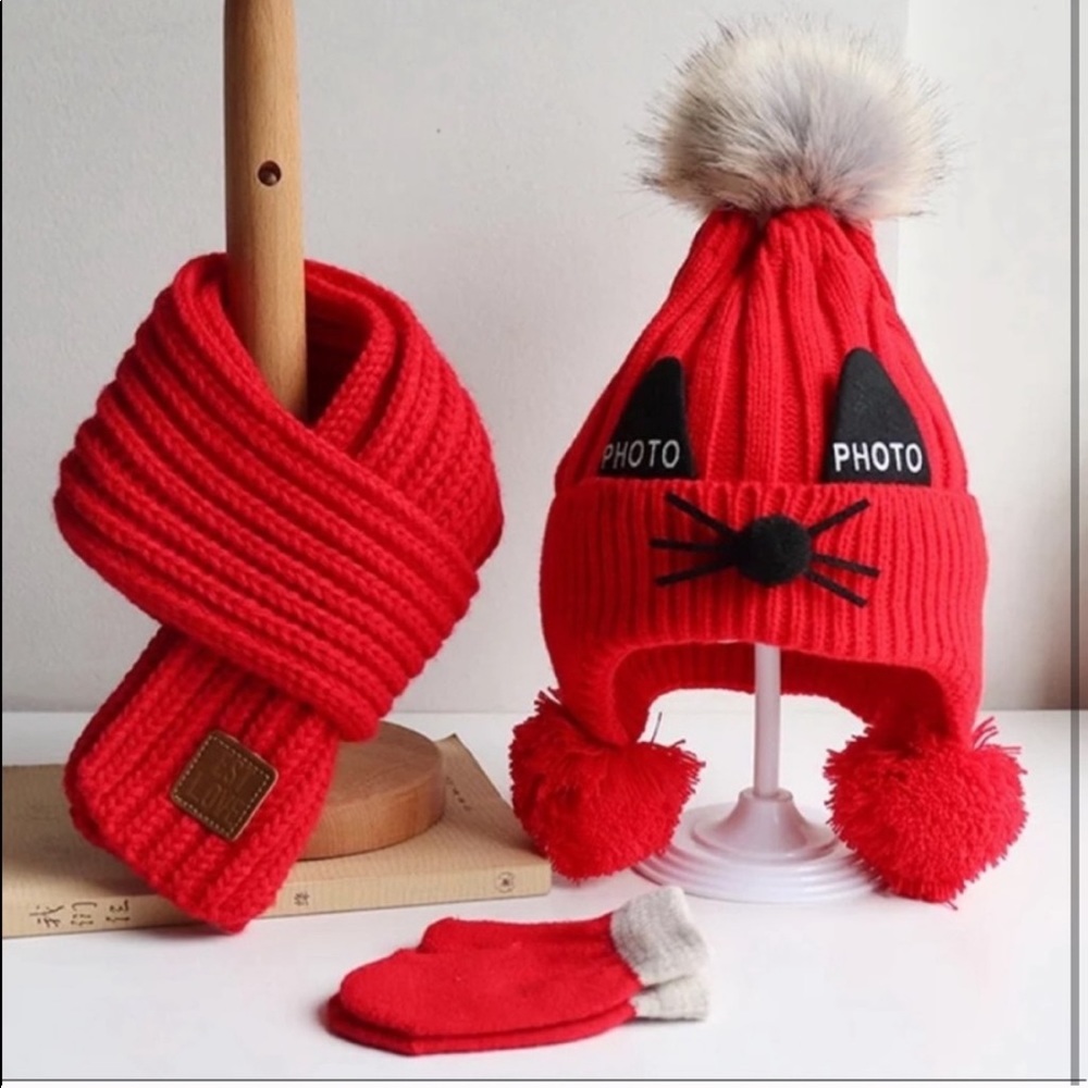HM hat and scarf set